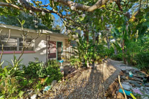 2207 HICKORY AVENUE, SARASOTA, FL 34234 - MLS#MFRA4672659