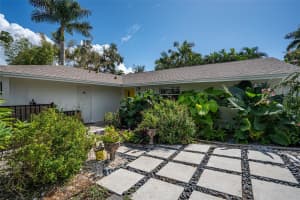 1750 ALTA VISTA STREET, SARASOTA, FL 34236 - MLS#MFRA4672680