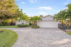 664 KEY ROYALE DRIVE, HOLMES BEACH, FL 34217 - MLS#MFRA4672736