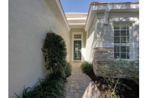 12129 THORNHILL COURT, LAKEWOOD RANCH, FL 34202 - MLS#MFRA4672799