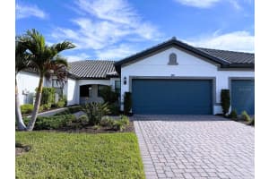 14586 Mossy Pine Ct, NOKOMIS