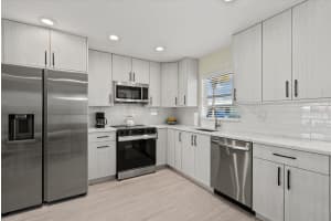 5830 MIDNIGHT PASS ROAD, SARASOTA, FL 34242 - MLS#MFRA4672897