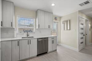 5830 MIDNIGHT PASS ROAD, SARASOTA, FL 34242 - MLS#MFRA4672897