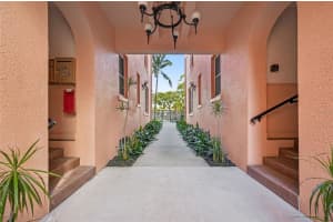 1221 PALM AVENUE, SARASOTA, FL 34236 - MLS#MFRA4672907