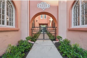 1221 PALM AVENUE, SARASOTA, FL 34236 - MLS#MFRA4672907