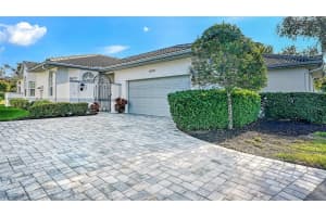 5701 Long Common Cir #13, SARASOTA