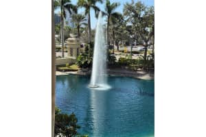 800 N Tamiami Trl #211, SARASOTA