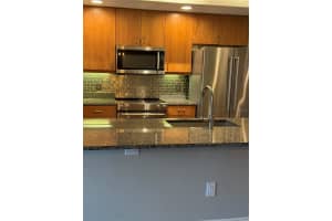 800 TAMIAMI TRAIL, SARASOTA, FL 34236 - MLS#MFRA4672948