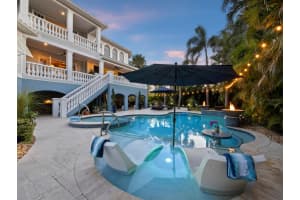 651 Broadway St, LONGBOAT KEY 651 Broadway St, LONGBOAT KEY