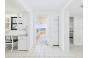 8767 MIDNIGHT PASS ROAD, SARASOTA, FL 34242 - MLS#MFRA4673053