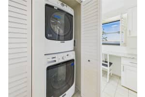 8767 MIDNIGHT PASS ROAD, SARASOTA, FL 34242 - MLS#MFRA4673053