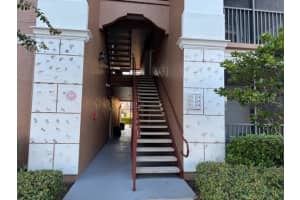 8387 38TH CIRCLE, SARASOTA, FL 34243 - MLS#MFRA4673079