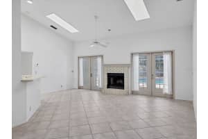 4816 79TH AVENUE PLAZA, SARASOTA, FL 34243 - MLS#MFRA4673194