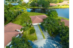 5450 GOLF POINTE DRIVE, SARASOTA, FL 34243 - MLS#MFRA4673232