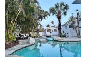 701 Broadway St, LONGBOAT KEY