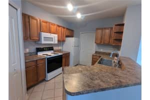 8351 38TH STREET CIRCLE, SARASOTA, FL 34243 - MLS#MFRA4673358