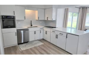 3730 FERGUSON STREET, SARASOTA, FL 34233 - MLS#MFRA4673471