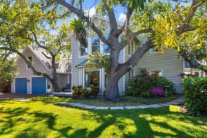 1434 Ladue Ln, SARASOTA