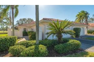 7320 Golf Pointe Cir, SARASOTA