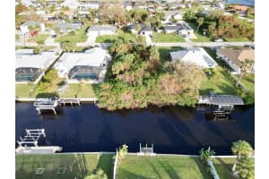 4194 YUCATAN CIRCLE, PORT CHARLOTTE, FL 33948 - MLS#MFRA4673546