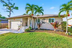 304 PINE ROAD, NOKOMIS, FL 34275 - MLS#MFRA4673603