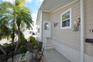 717 CAREFREE, VENICE, FL 34285 - MLS#MFRA4673635