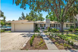 1542 GULFVIEW DRIVE, SARASOTA, FL 34236 - MLS#MFRA4673664