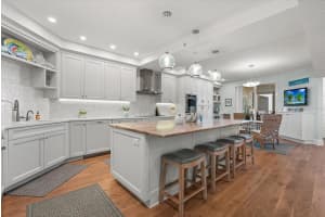 1260 DOLPHIN BAY WAY, SARASOTA, FL 34242 - MLS#MFRA4673730