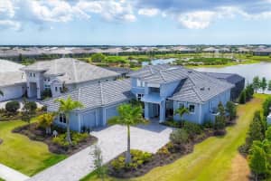 8477 PAVIA WAY, LAKEWOOD RANCH, FL 34202 - MLS#MFRA4673843