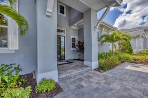 8477 PAVIA WAY, LAKEWOOD RANCH, FL 34202 - MLS#MFRA4673843