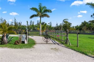 6050 STRINGFELLOW ROAD, ST JAMES CITY, FL 33956 - MLS#MFRA4674012