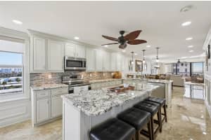 5770 MIDNIGHT PASS ROAD, SARASOTA, FL 34242 - MLS#MFRA4674063