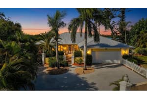 815 BAYSHORE ROAD, NOKOMIS, FL 34275 - MLS#MFRA4674082