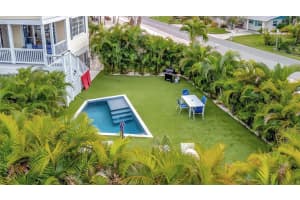 303 58TH STREET, HOLMES BEACH, FL 34217 - MLS#MFRA4674192