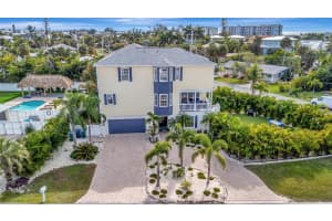 303 58TH STREET, HOLMES BEACH, FL 34217 - MLS#MFRA4674192