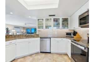 9226 MIDNIGHT PASS ROAD, SARASOTA, FL 34242 Sold 01/16/26