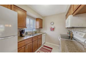 2620 HIDDEN LAKE DRIVE, SARASOTA, FL 34237 - MLS#MFRA4674382