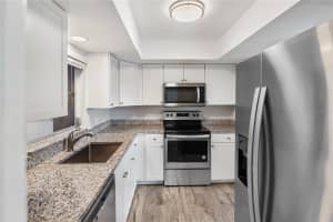 2401 CLUBHOUSE CIRCLE, SARASOTA, FL 34232 - MLS#MFRA4674387