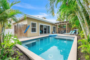 302 67TH STREET, HOLMES BEACH, FL 34217 - MLS#MFRA4674440