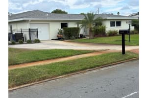 1023 EL VALLE AVENUE, FORT MYERS, FL 33919 - MLS#MFRA4674485