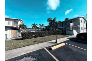 3101 BEE RIDGE ROAD, SARASOTA, FL 34239 - MLS#MFRA4674589