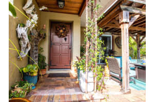 1737 BAY STREET, SARASOTA, FL 34236 - MLS#MFRA4674614