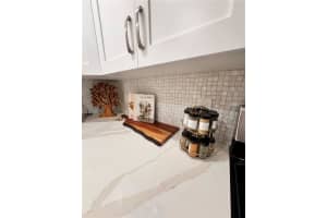 5623 MIDNIGHT PASS ROAD, SIESTA KEY, FL 34242 - MLS#MFRA4674619