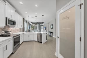 6030 AMBERLY DRIVE, BRADENTON, FL 34208 - MLS#MFRA4674678