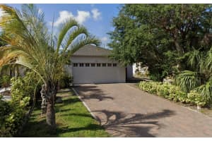 2338 TAMI SOLA STREET, SARASOTA, FL 34237 - MLS#MFRA4674709