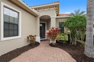 7423 WEXFORD COURT, LAKEWOOD RANCH, FL 34202 - MLS#MFRA4674758