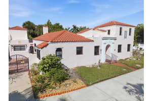 328 SORRENTO STREET, VENICE, FL 34285 - MLS#MFRA4674927