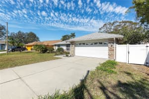 911 WEE BURN PLACE, SARASOTA, FL 34243 - MLS#MFRA4674938