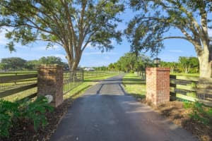 7042 SADDLE CREEK CIRCLE, SARASOTA, FL 34241 - MLS#MFRA4674939