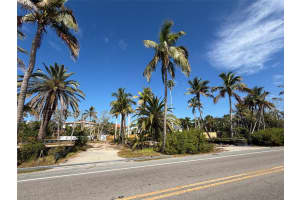 831 SIESTA DRIVE, SARASOTA, FL 34242 - MLS#MFRA4674955